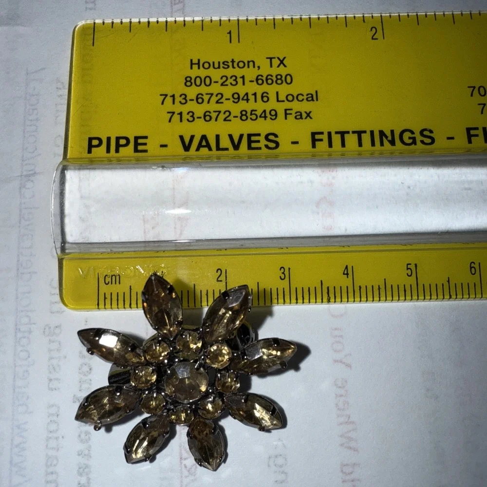 Vintage Black tone Metal Champagne Rhinestones‎ FLOWER Shape Pin Brooch 4896